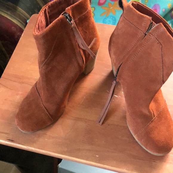 Toms Rust Color Suede Booties - Picture 6 of 8